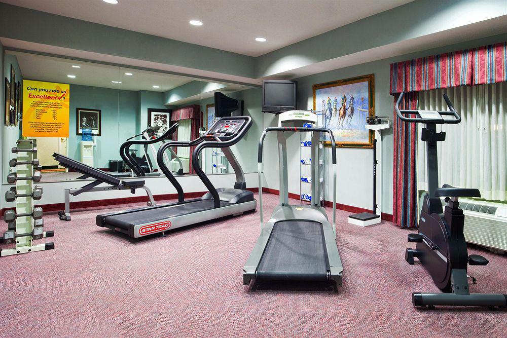 Holiday Inn Express & Suites - Sharon-Hermitage By Ihg West Middlesex Extérieur photo