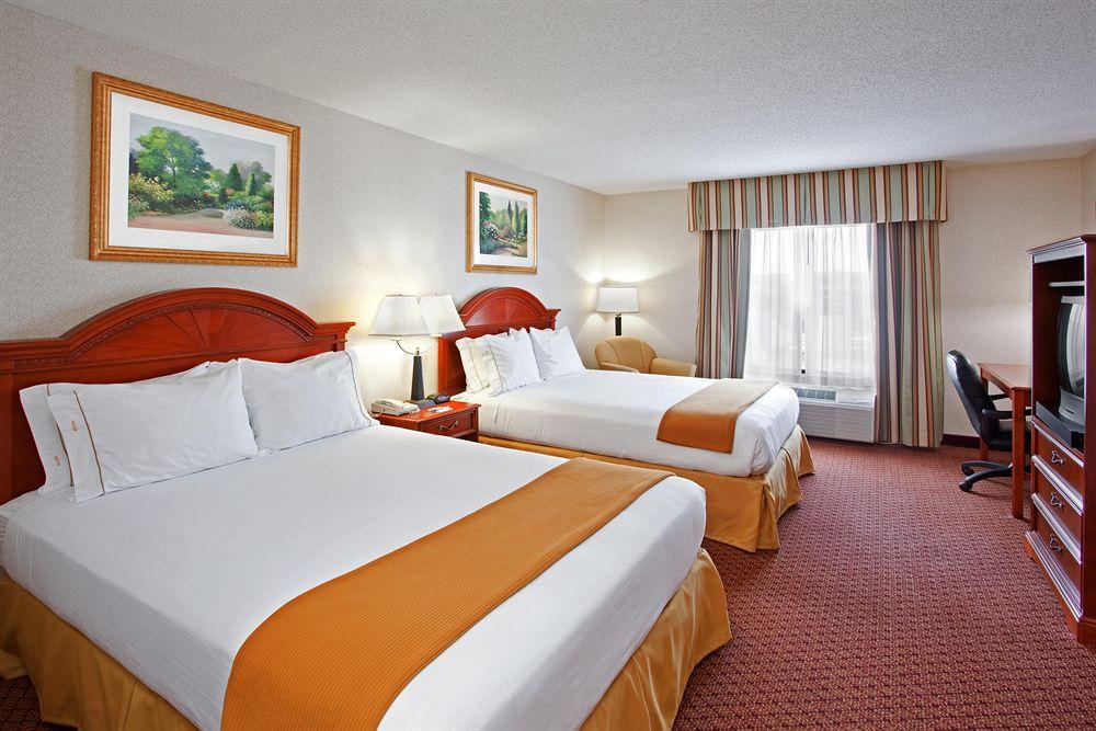 Holiday Inn Express & Suites - Sharon-Hermitage By Ihg West Middlesex Extérieur photo