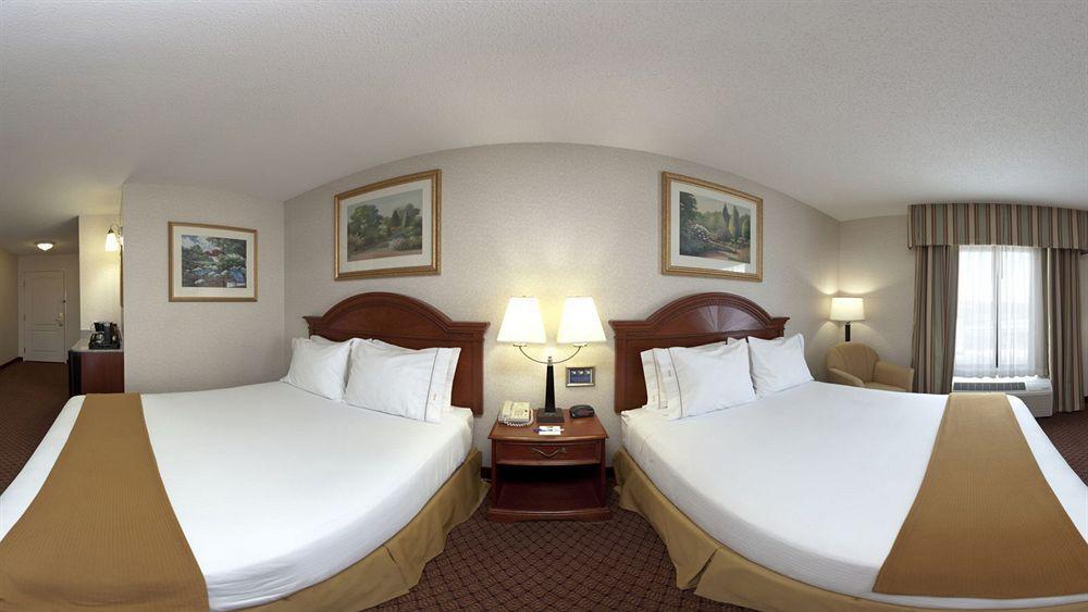 Holiday Inn Express & Suites - Sharon-Hermitage By Ihg West Middlesex Extérieur photo