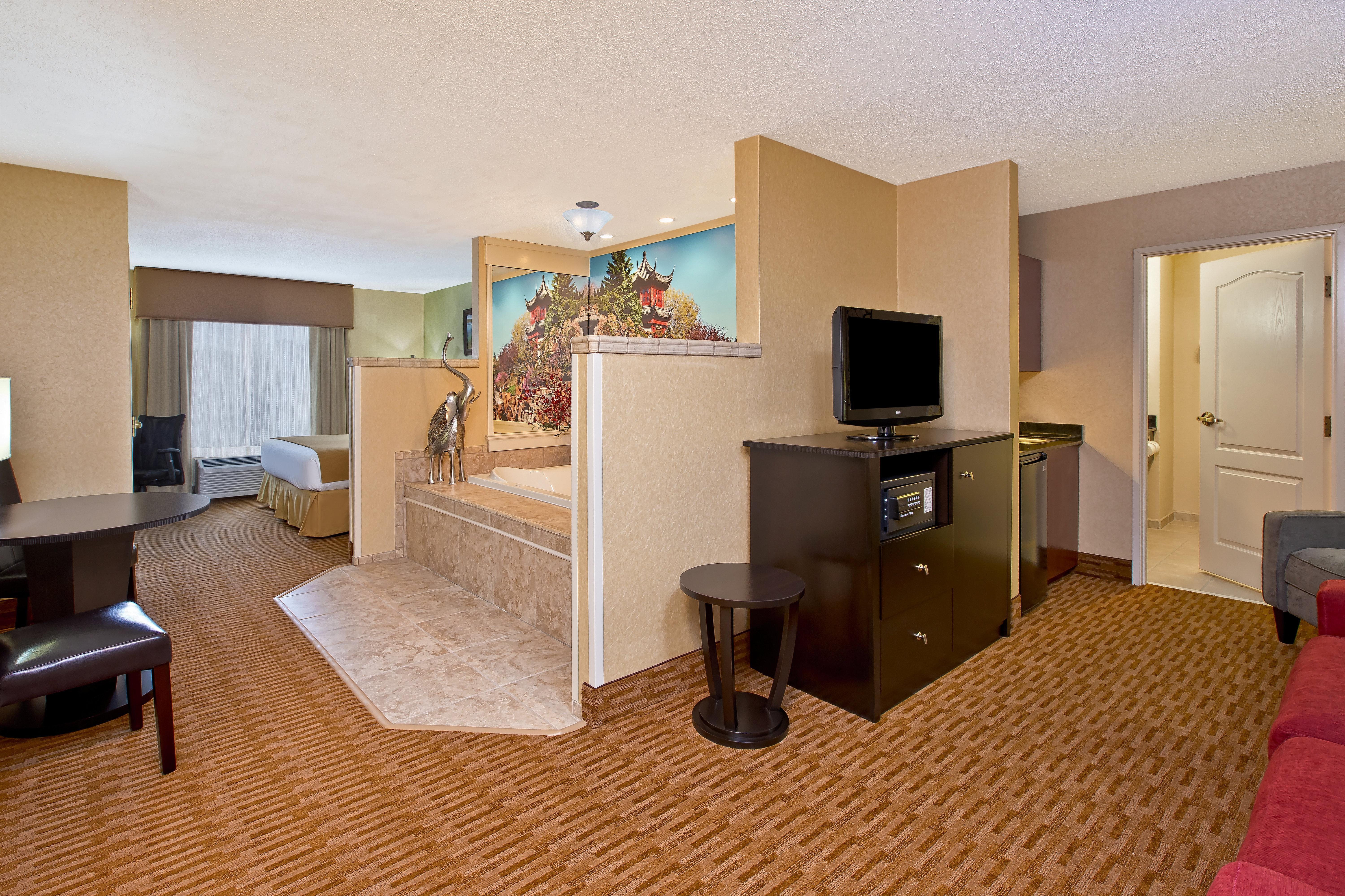 Holiday Inn Express & Suites - Sharon-Hermitage By Ihg West Middlesex Extérieur photo