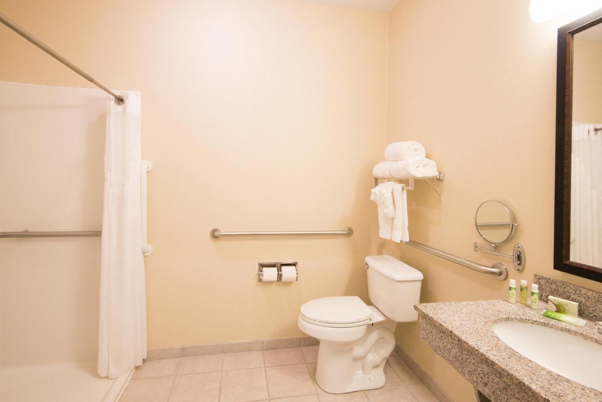 Holiday Inn Express & Suites - Sharon-Hermitage By Ihg West Middlesex Extérieur photo