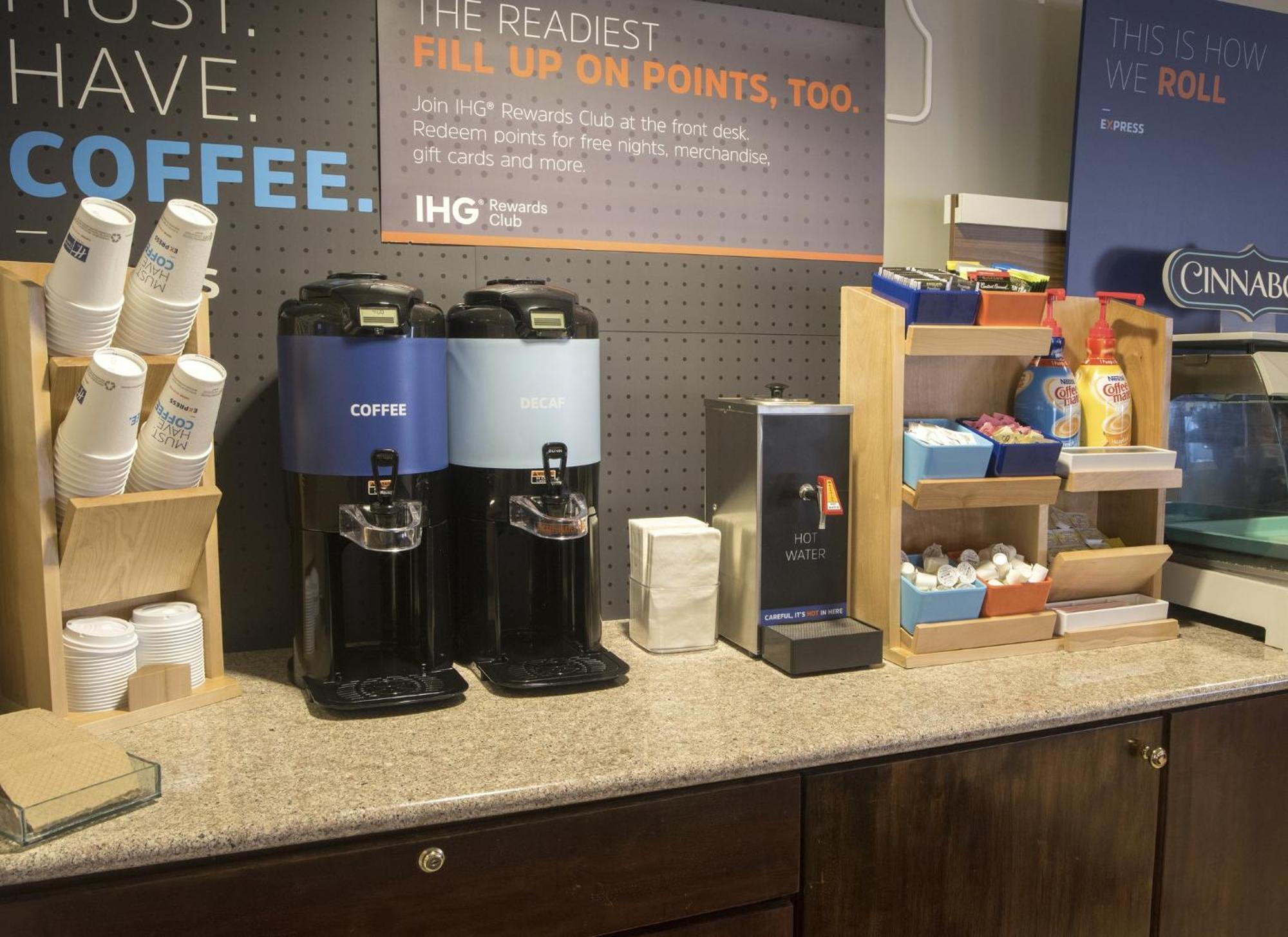 Holiday Inn Express & Suites - Sharon-Hermitage By Ihg West Middlesex Extérieur photo