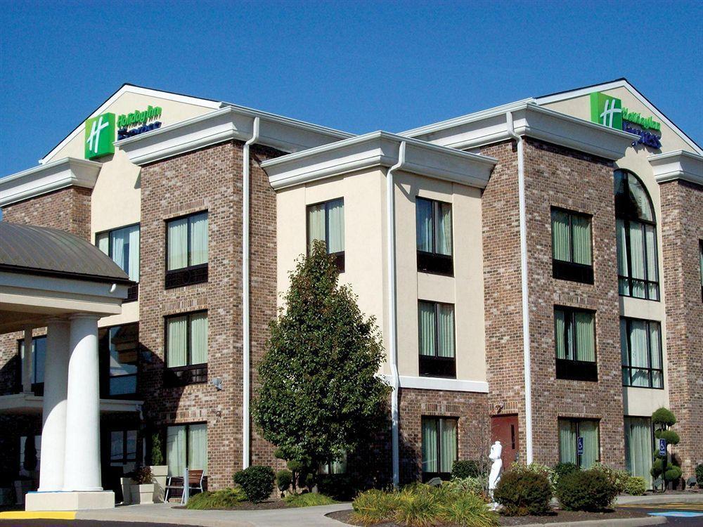 Holiday Inn Express & Suites - Sharon-Hermitage By Ihg West Middlesex Extérieur photo