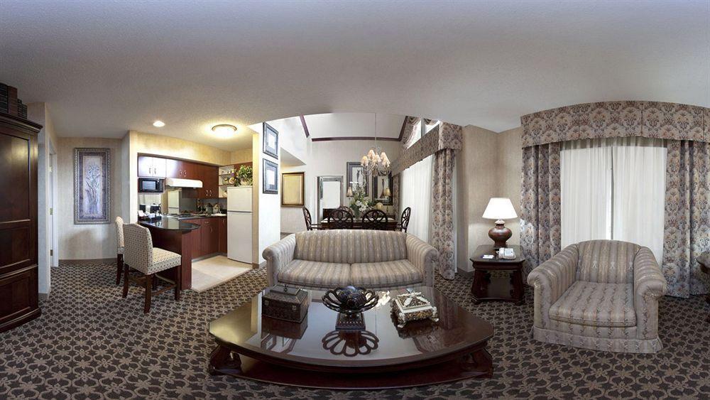 Holiday Inn Express & Suites - Sharon-Hermitage By Ihg West Middlesex Extérieur photo